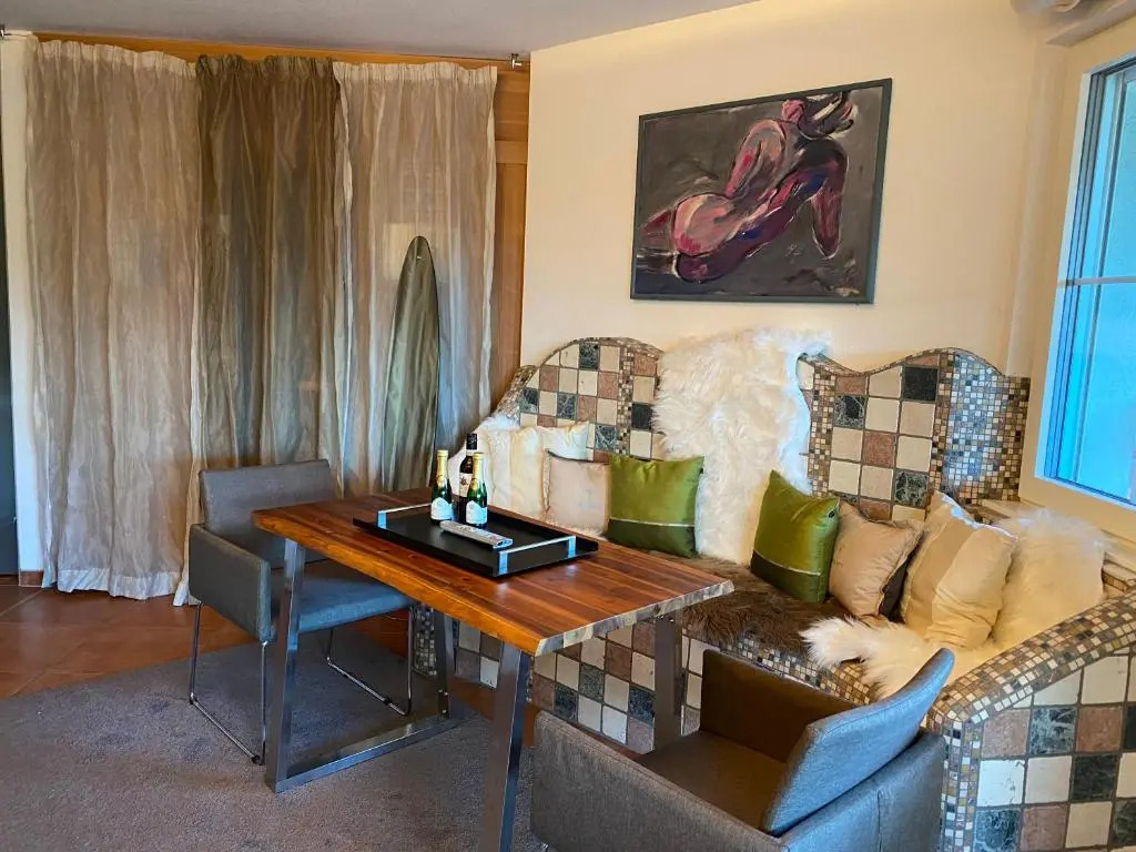 Modernes Alpenapartment mit Sauna Wintergarten und Pool