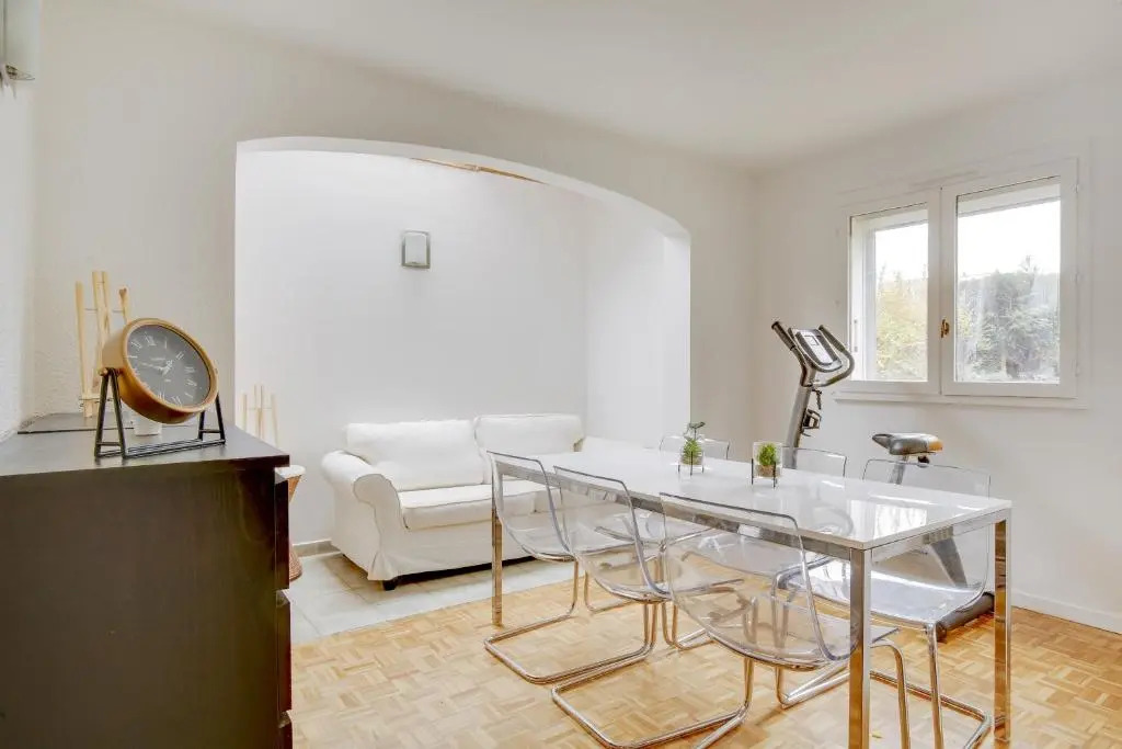 Chic house with babyfoot and gym