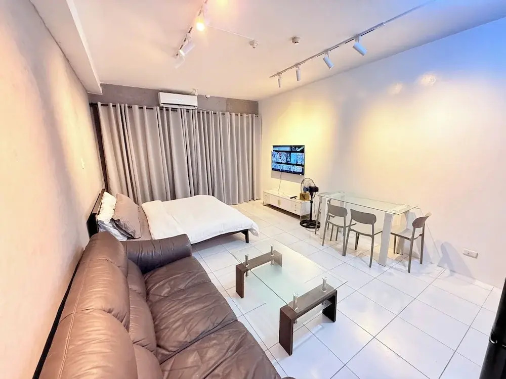 Malate Bayview Mansion city view