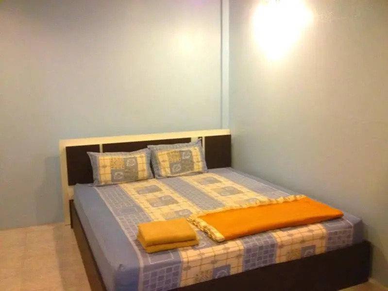 Laem Din Guest House