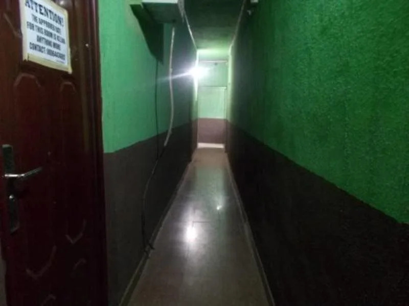 Adesua Hotel-Hostel