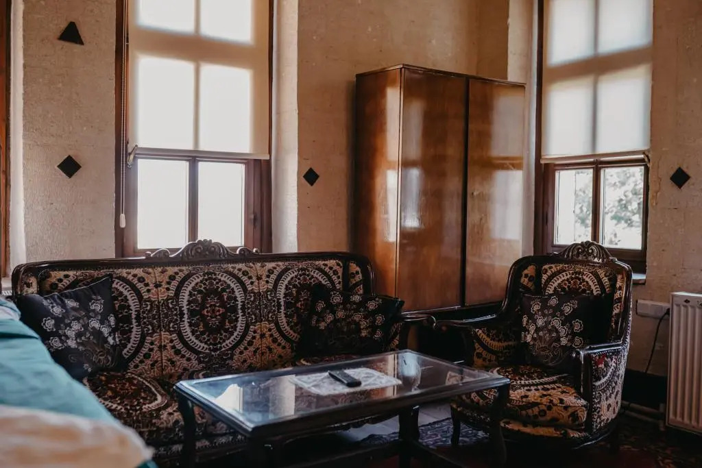 Born Hotel