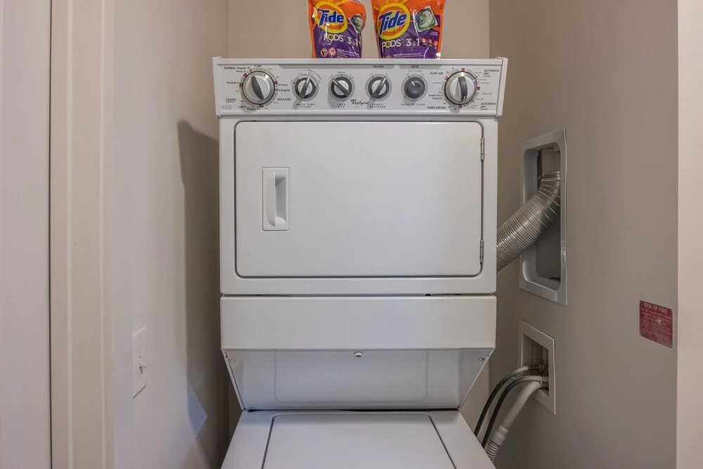 Atlantic 1 BR Apt w/ Balcony & Pool by Frontdesk