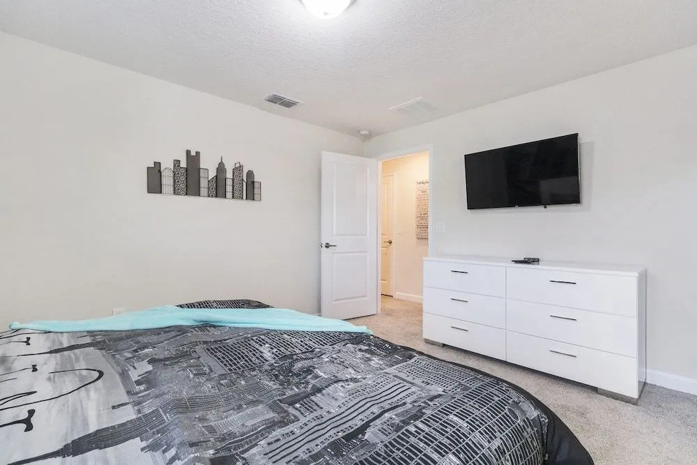 Storey Lake - 4800 Romeo Circle