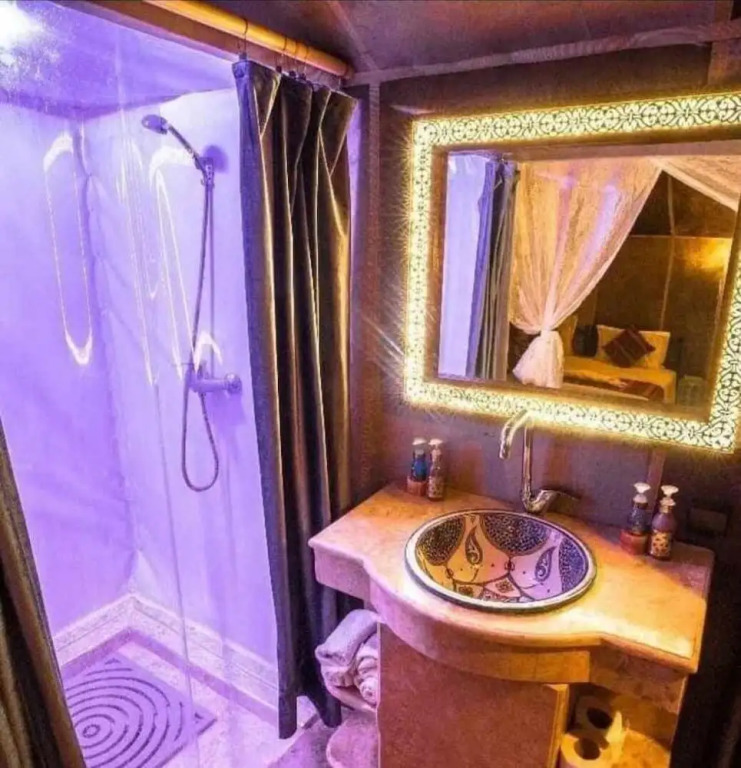 luxury camp jumeirah resort
