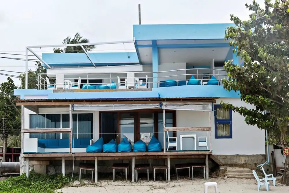 Hunters Hostel & Rooftop Bar