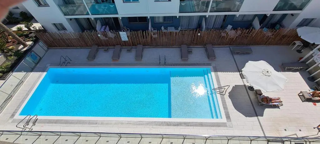 COOL Apartment NEAR Beach Pool & AC 1