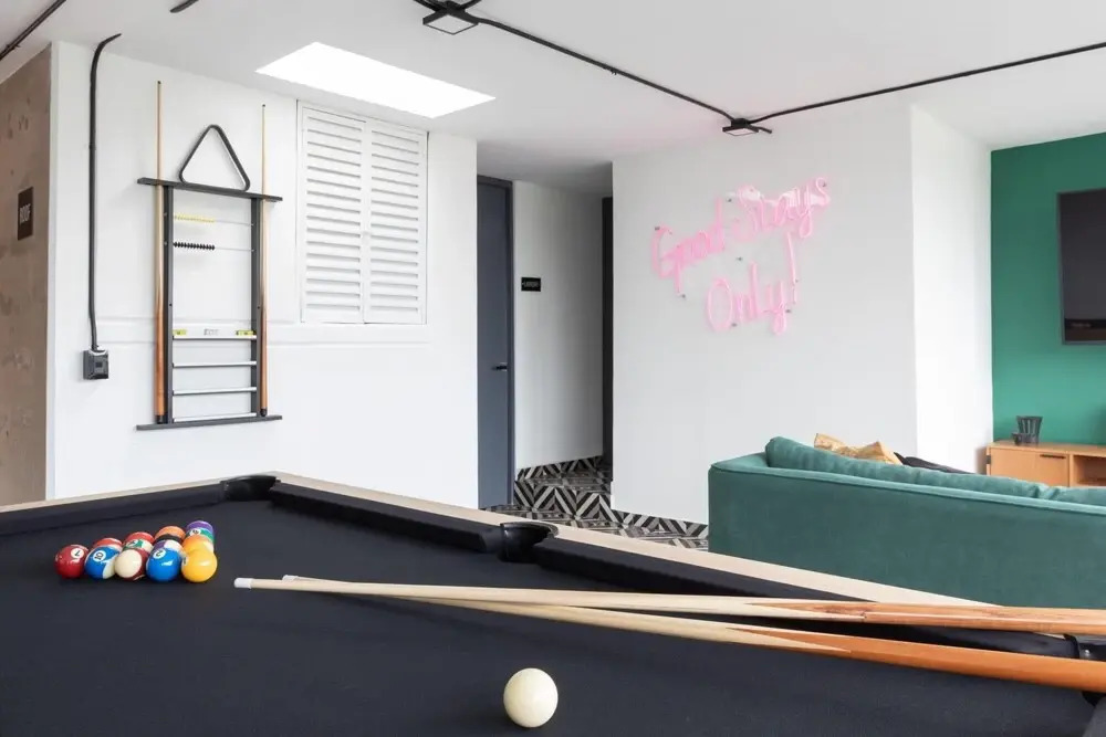 Renovated 1BR Balcony Rooftop