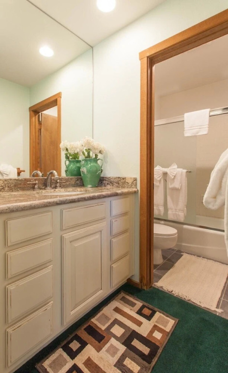 Snowcreek #320 Spacious, 3 bedroom + loft in Snowcreek phase 2 . Sleeps 10. Amazing Views
