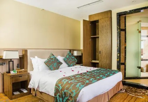 Chengdu Cloud Retreat Hotel(Dufu Thatched Cottage & Qingyang Palace Subway Station)