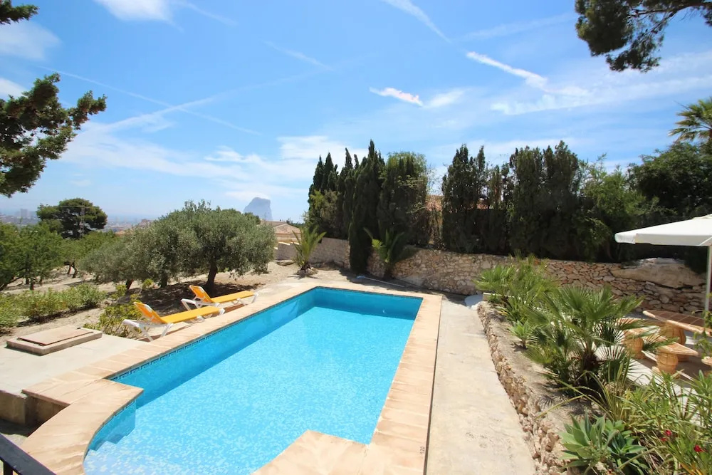 Laura-29A - pretty holiday property with garden and private pool in Calpe