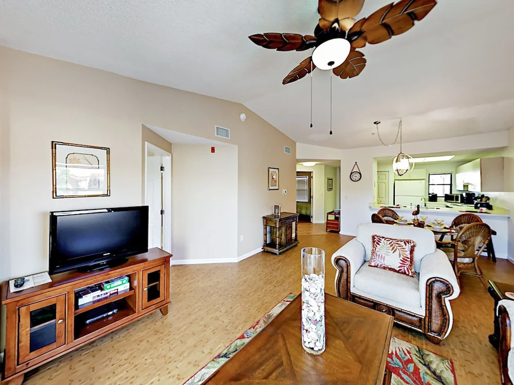 Beach-Themed #F32 - 2 Br Condo