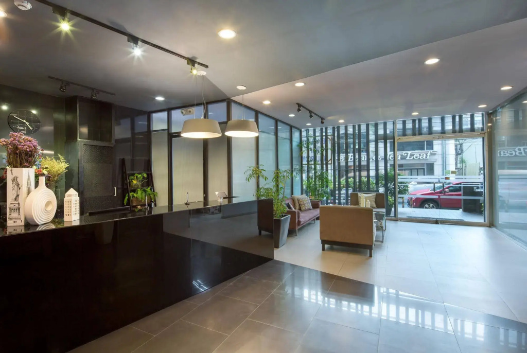V Hotel