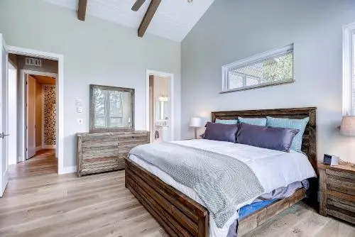 Sunrise Ski Haus