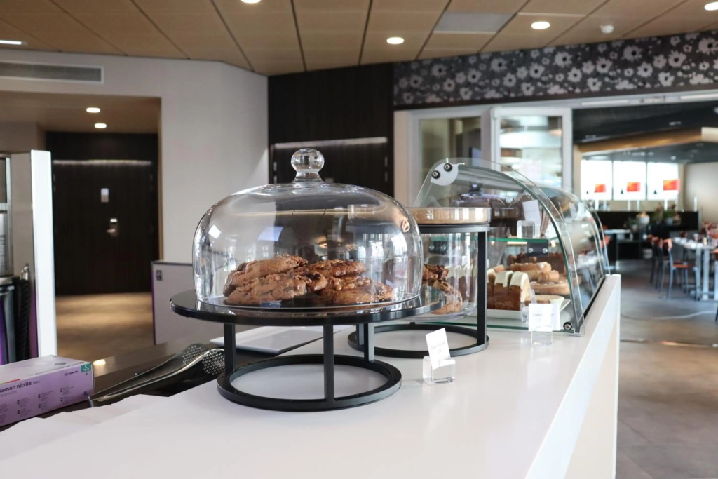 Отель Spark by Hilton Lyon Ouest