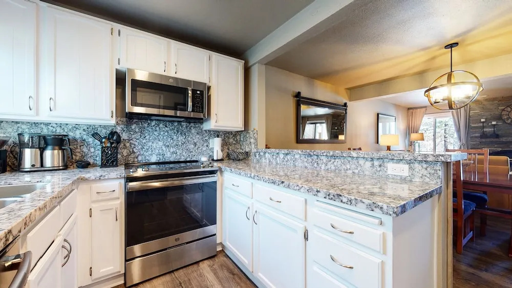 Mammoth Creek 13 1 Br condo by RedAwning