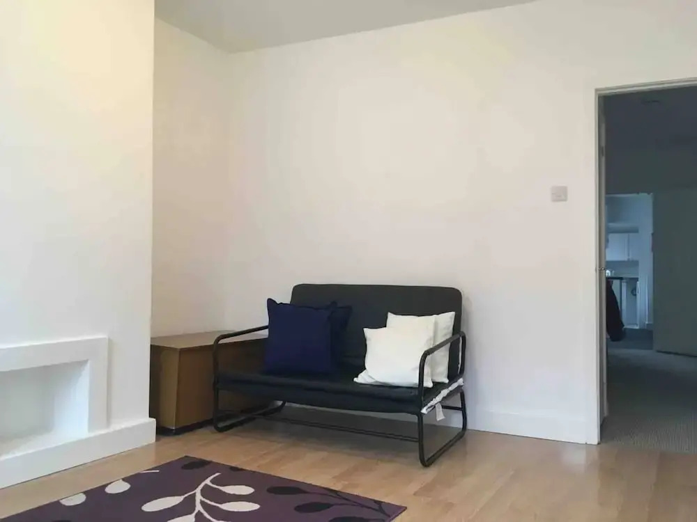 Cv21 3SG Whole 2-bed House in Rugby