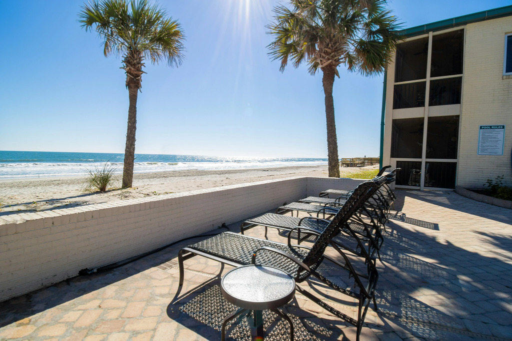 The Oceanfront Litchfield Inn 251