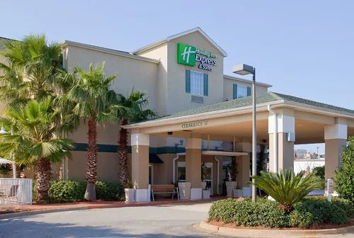 Holiday Inn Express & Suites Destin E - Commons Mall Area