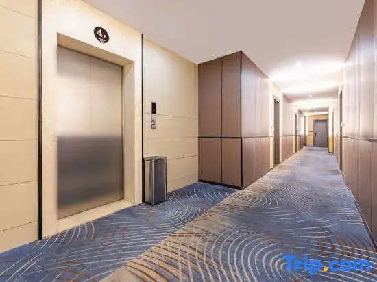 Xingxiang Light Luxury Hotel (Binyang Department Store)