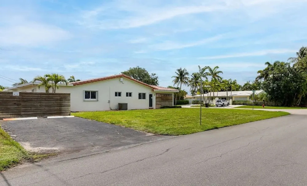 Welcome to Your Fort Lauderdale Retreat 2bed 2bath