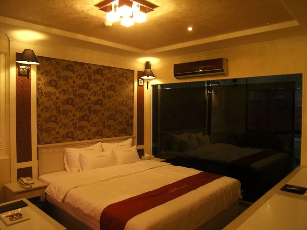 Ocean View Haute Hotel