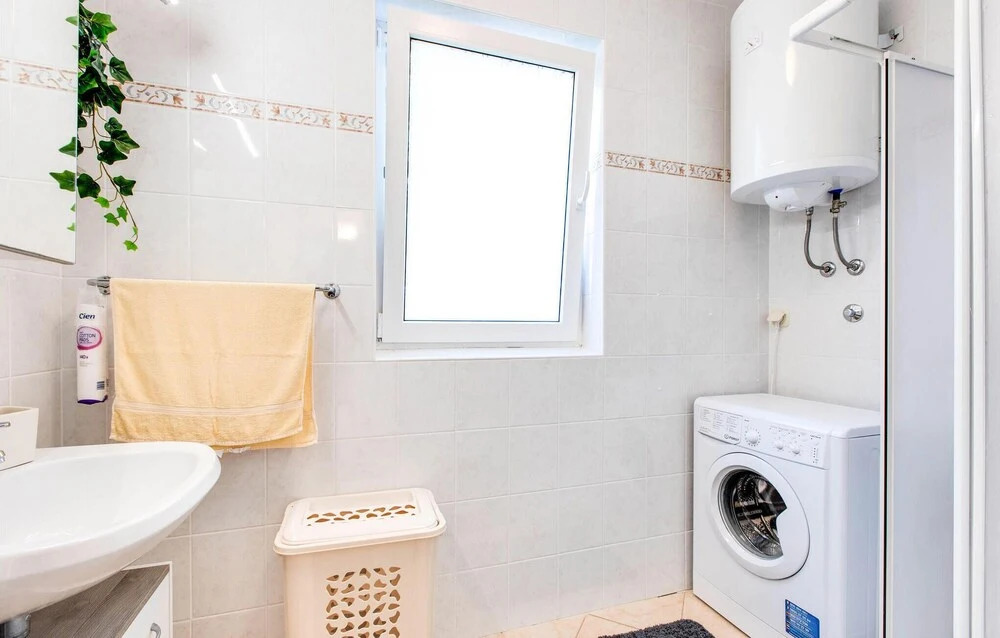 Amazing Apartment in Vantacici With Wifi and 2 Bedrooms