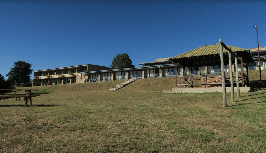 Lake Jindabyne Hotel