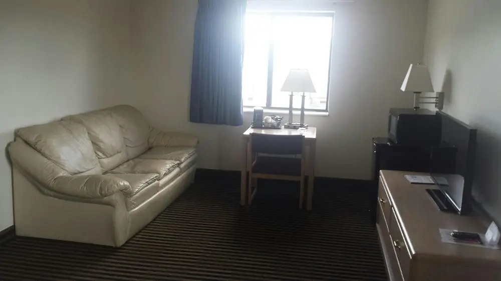 Super 8 by Wyndham Humboldt