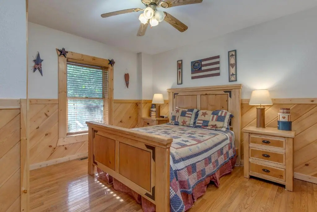 Mountain Dreams, 4 Bedrooms, Sleeps 11, Pool Access, Game Room, Hot Tub
