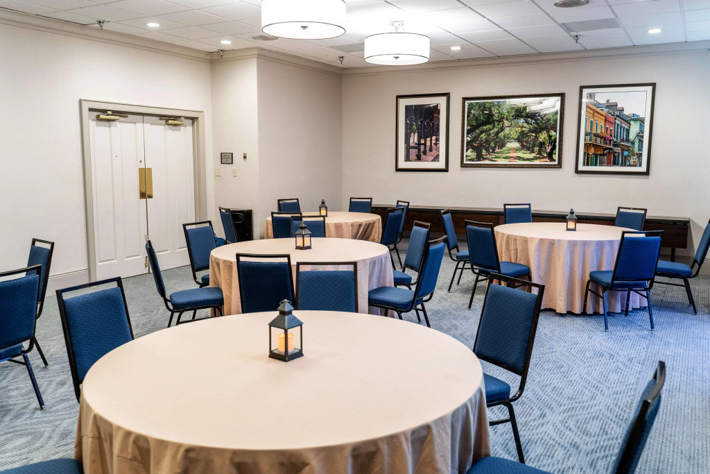 Country Inn & Suites by Radisson, Metairie New Orleans , LA