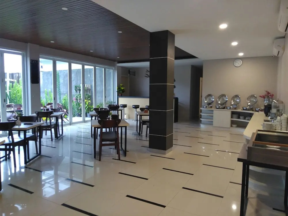 Emerald Hotel