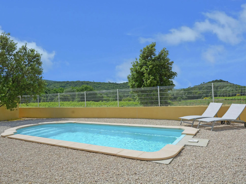 Luxurious Villa in Saint-Laurent-de-Carnols