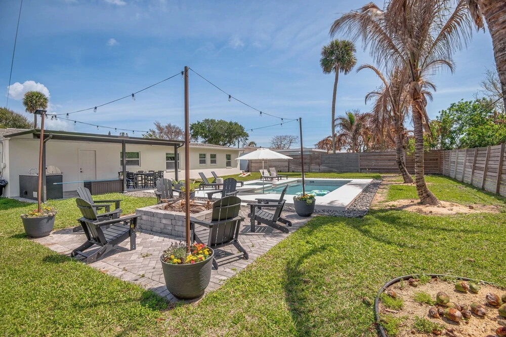 Pool & Spa, 2 Blocks to Beach! Cocoa Beach Retreat