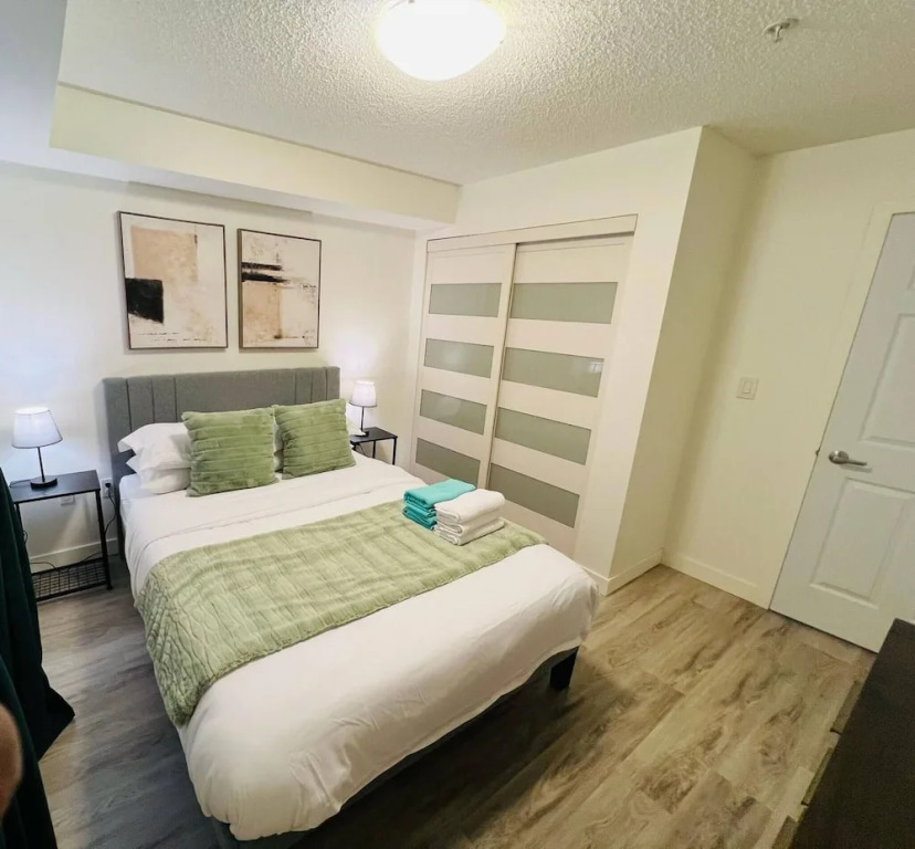 Modern Comfort in Edmontons Heart, 2 Bedroom Apartment