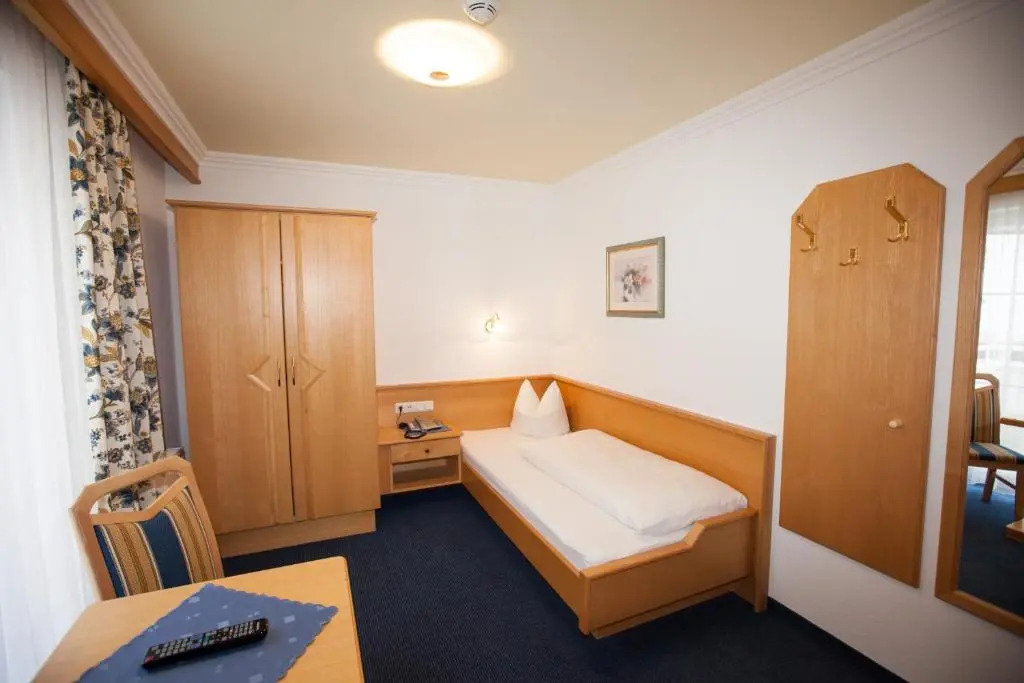 SCHMID Rooms & Apartments
