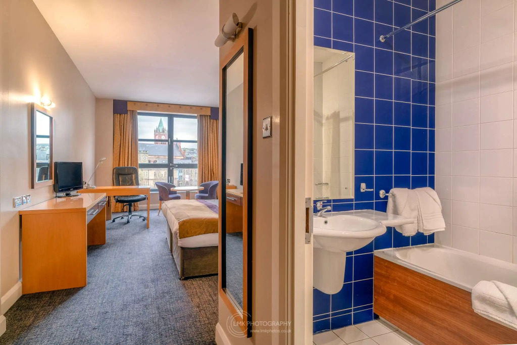 City Hotel