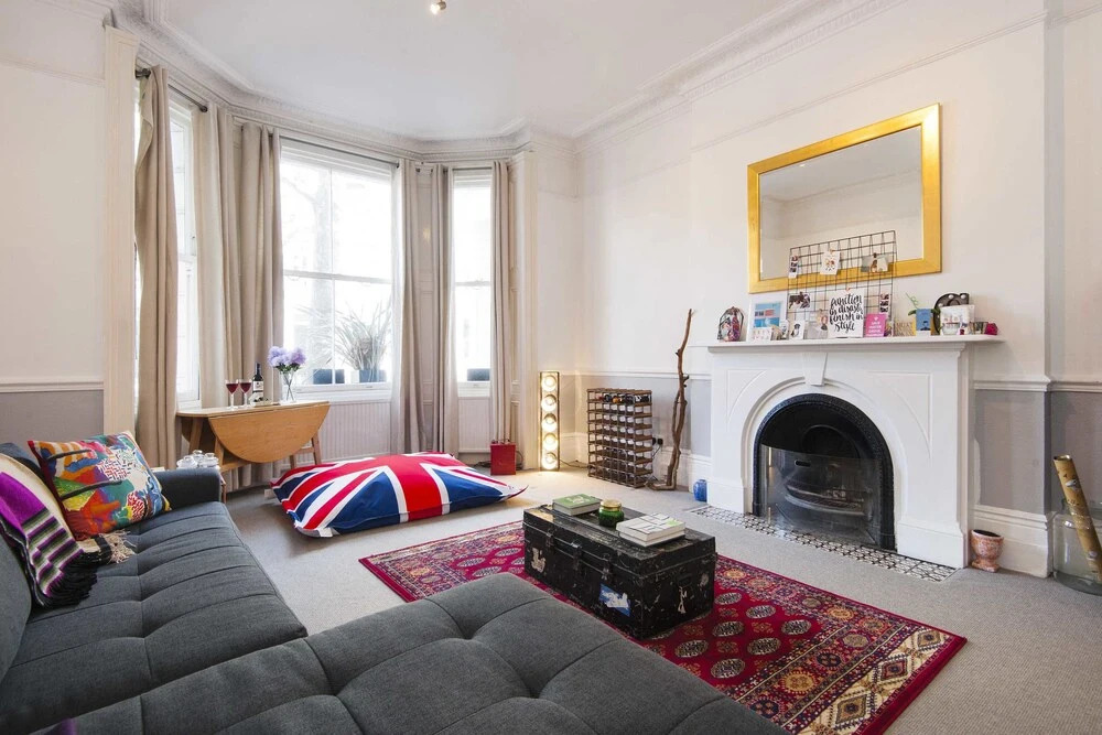 Bright Marloes Road Abode - CNRO