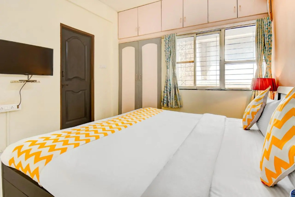 FabHotel Corporate Residency - Nr. Balaji Business Centre