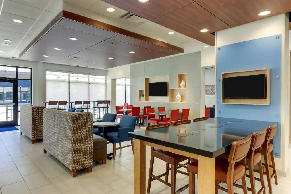 Holiday Inn Express & Suites Winston Salem Sw Clemmons by IHG