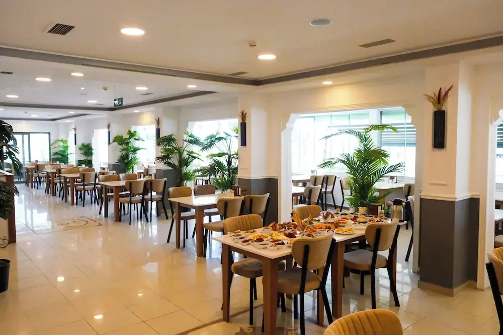 Lopera Beach Hotel