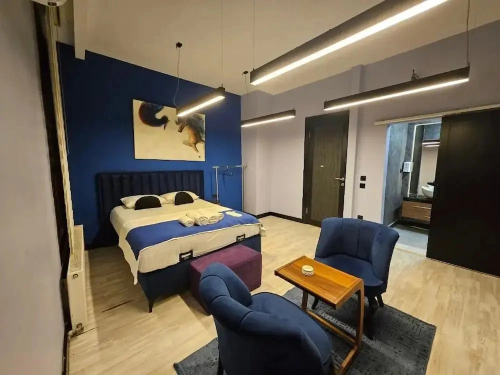 Ji̇rhouse Sariköşk Sui̇t
