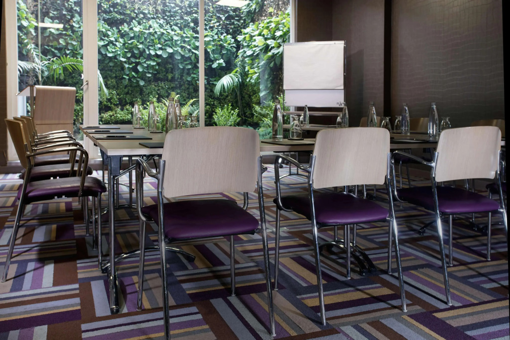 Hotel 100 Luxury Suites by Preferred