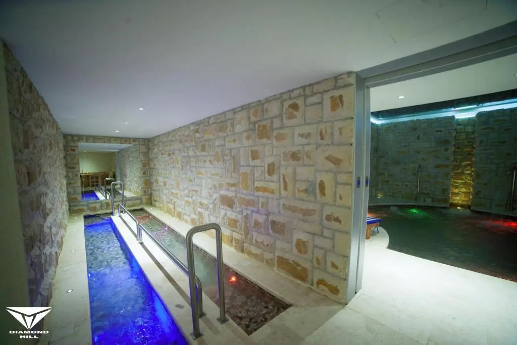Diamond Hill Hotel