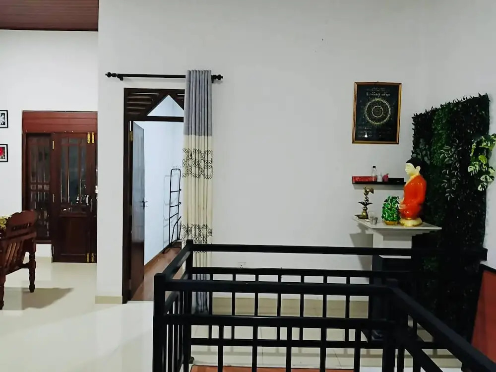 Home Stay With Local Charm