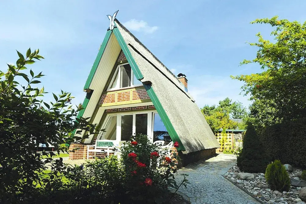 Thatched Holiday Home in Freest With Terrace