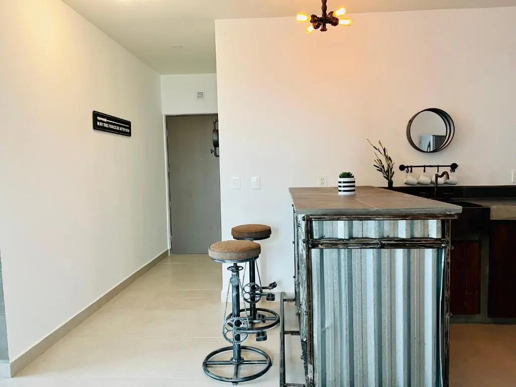 Industrial stylish 3-br. apartment & city views in front of Parque Fundidora & Arena Mty