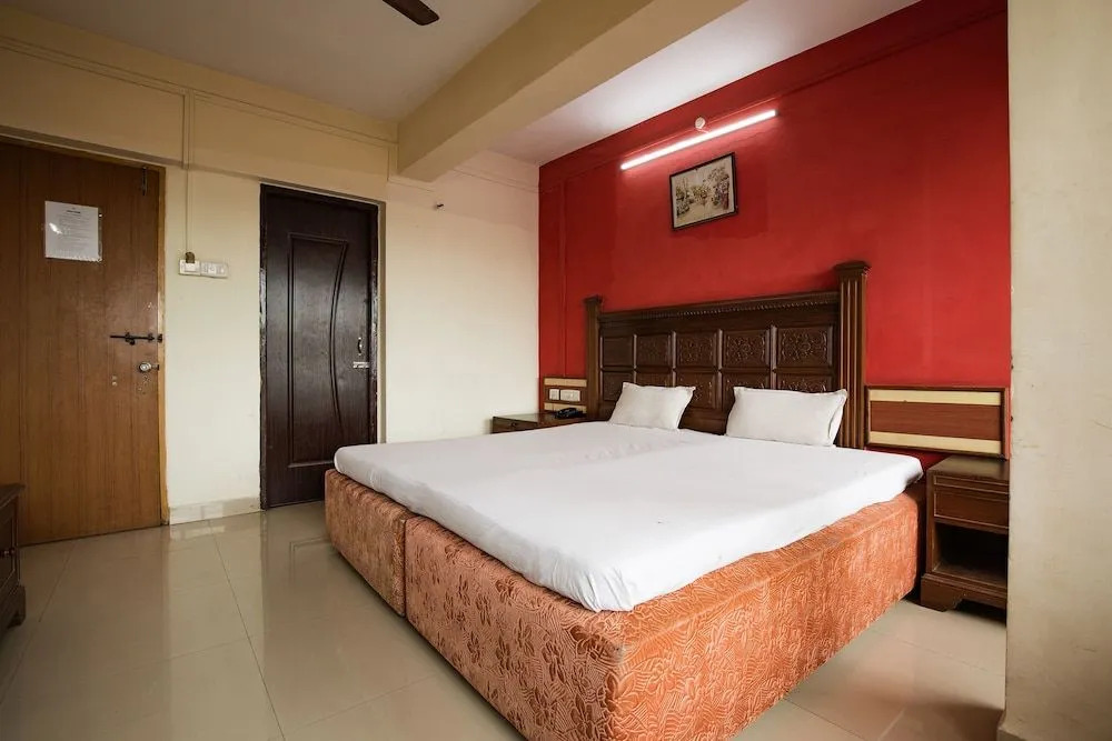 SPOT ON 6991 Hotel Poonam
