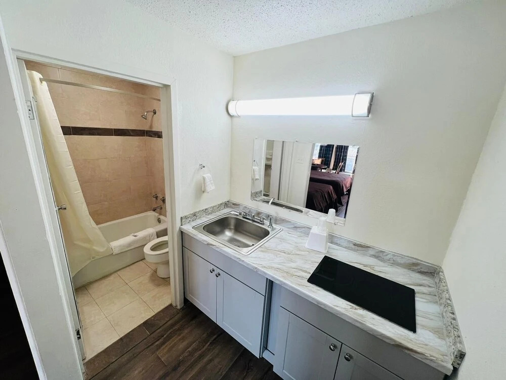 Studio Lodge Macon Extended Stay