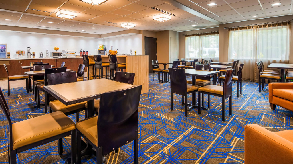 Best Western Plus Portland Airport Hotel & Suites